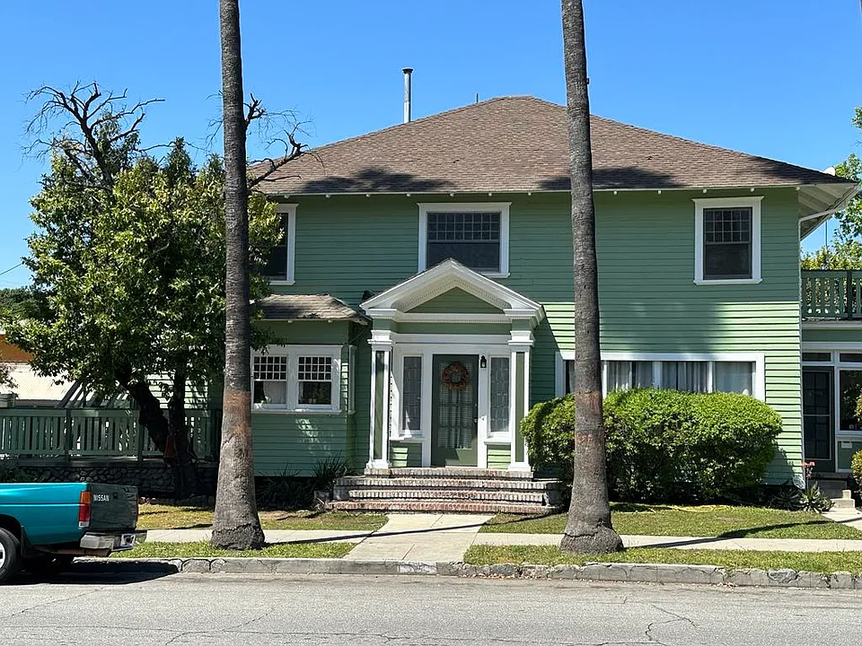 392 E Alvarado St #D