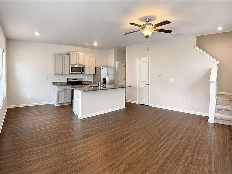 120 Heard Ln — Photo 3