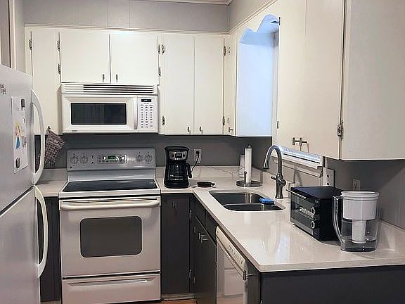 4th image of 8801 Claremont Ave