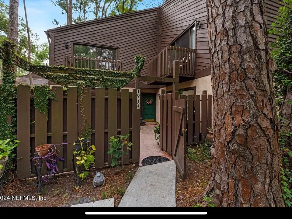 10365 Big Tree Ln