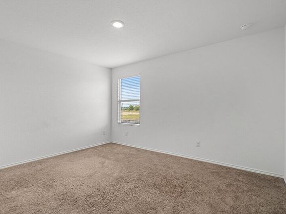 5th image of 1359 White Willow