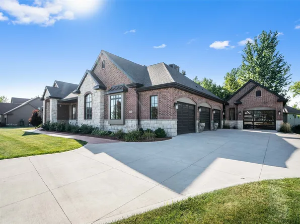 4816 147th St, Urbandale, IA 50323