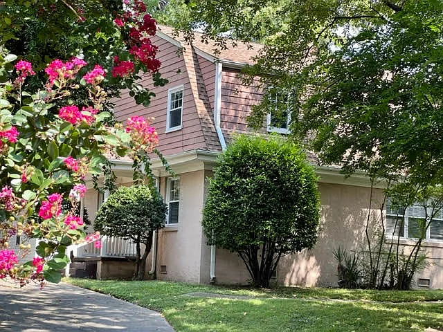 210 Pennsylvania Ave #2 — Photo 38