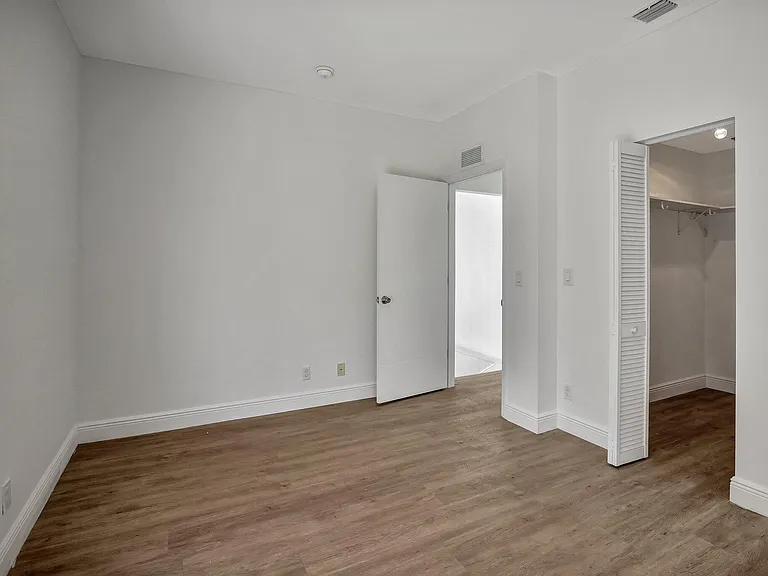 1102 S 20th Ave #1102 — Photo 11
