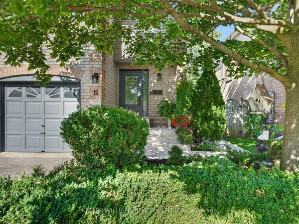 12 Lancaster Ct, Georgina, ON L4P 4A1