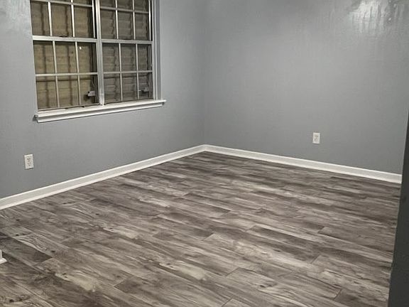 2nd image of 3226 Virgina St