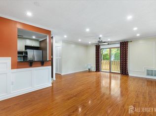 303 Ravens Crest Dr, Plainsboro, NJ 08536