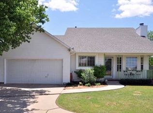 5703 E Pembrook Cir, Wichita, KS 67220