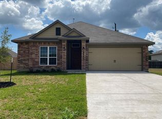 105 Wild Flower Ct, Navasota, TX 77868