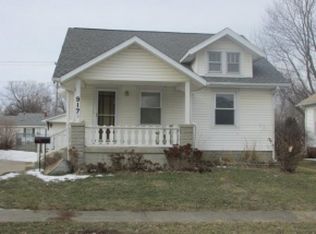 917 N 11th St, Mattoon, IL 61938