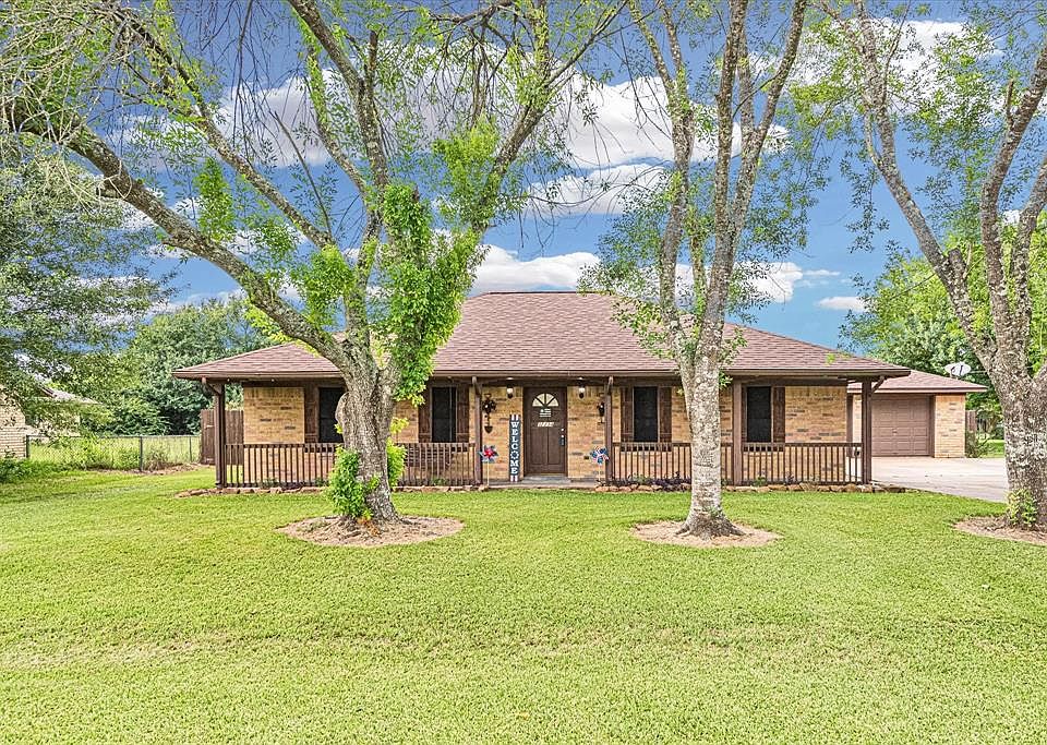 Welcome to 32234 Sky Lakes Waller Texas