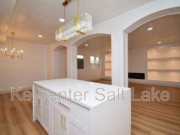 5th image of 1036 N Highpass Dr