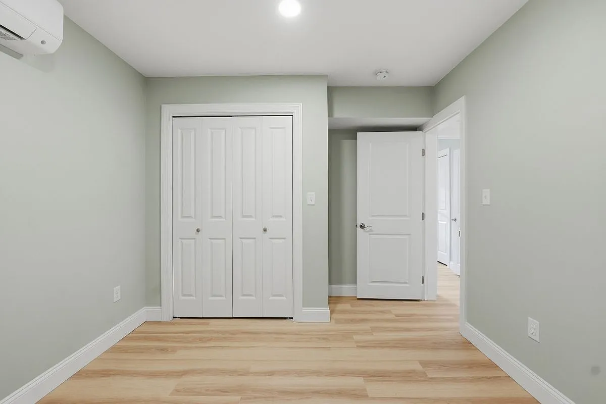 2 bed, 1.0 bath, 900 sqft, $2,100 — Photo 4