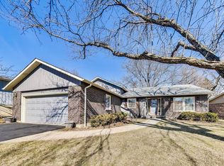 618 W Hackberry Dr, Arlington Heights, IL 60004