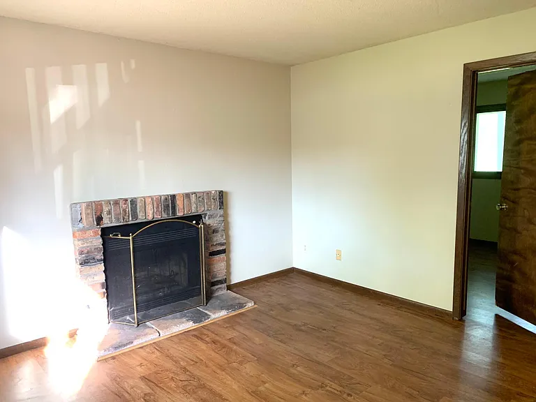 1089 Regency Dr — Photo 22