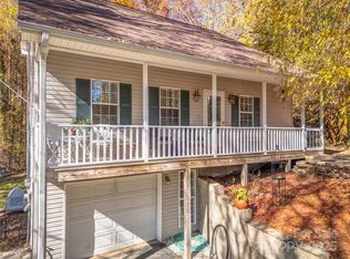 3128 Primrose Dr, Hendersonville, NC 28792