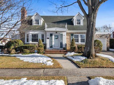 60 Aberdeen Road, New Hyde Park, NY, 11040