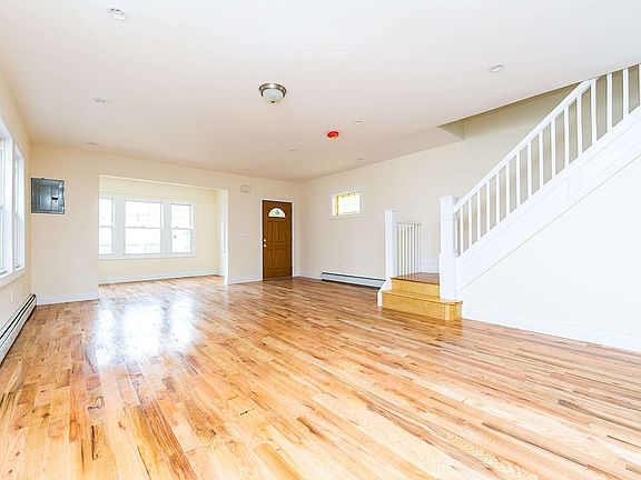 4th image of 1124 Underhill Ave #1