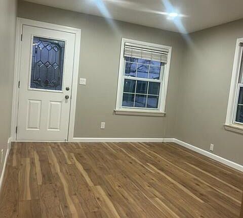 5th image of 1977 Princeton Rd