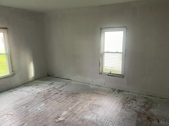 4th image of 618 S East St