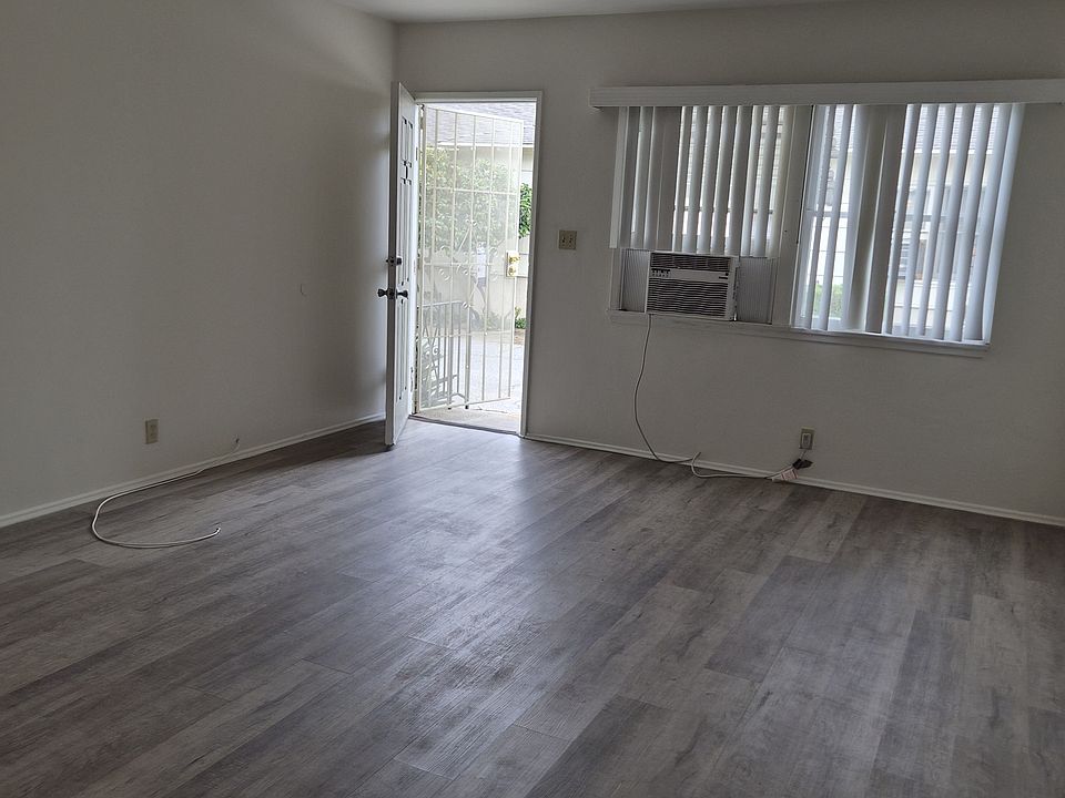 Entrance & Living Room
