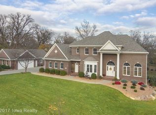 11657 NW Oaktree Dr, Grimes, IA 50111