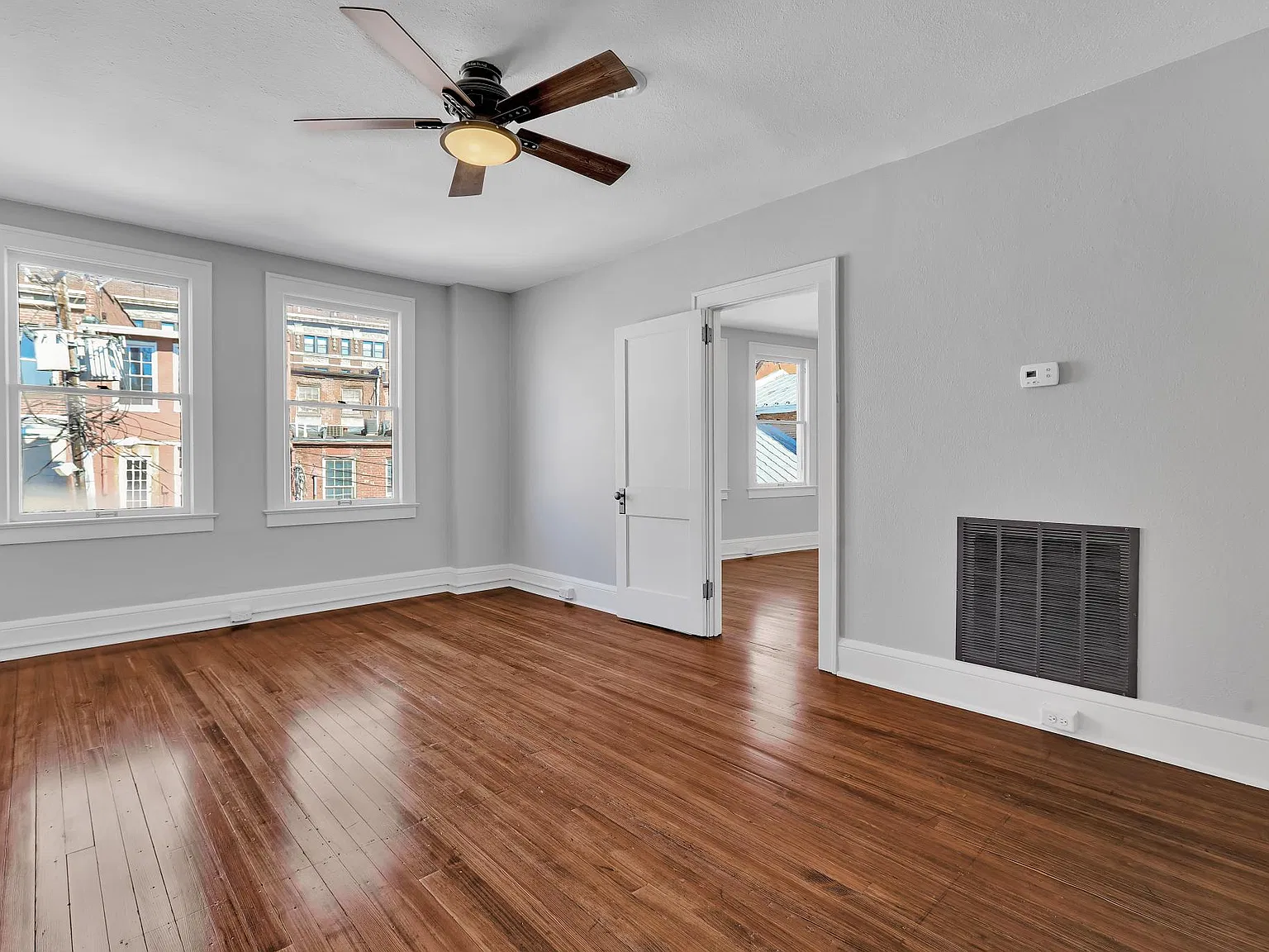 1 bed, 1.5 bath, 800 sqft, $1,150 — Photo 2