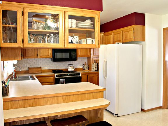 4th image of 2027 SE Pine St