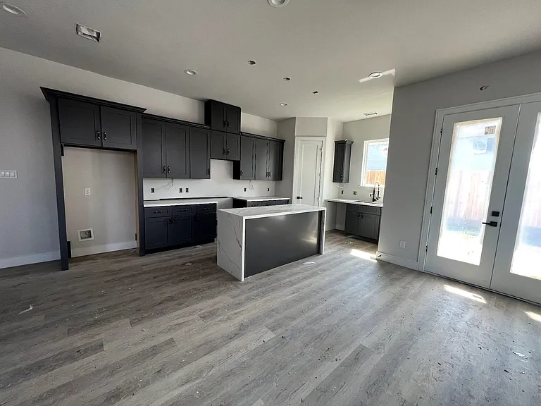6407 Sidney St — Photo 6