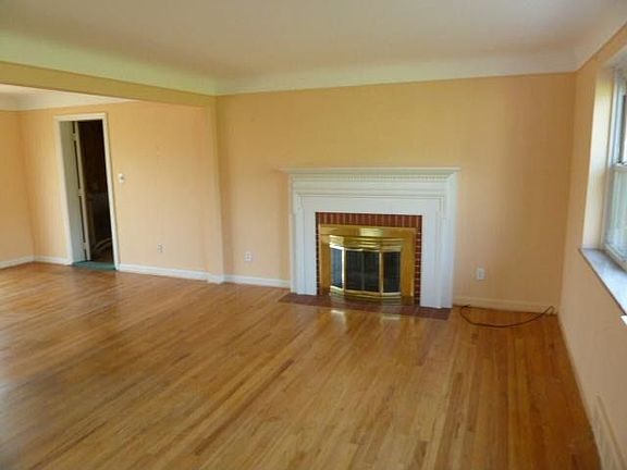 2nd image of 2196 Finnegan Ln