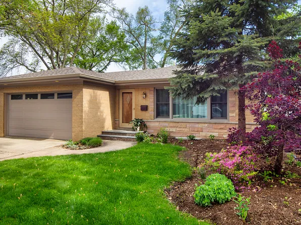 1706 Elm Ave, Northbrook, IL 60062