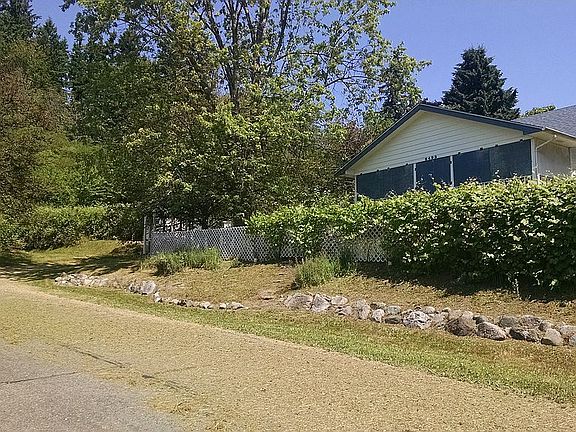 4th image of 5423 Sumner Heights Dr E