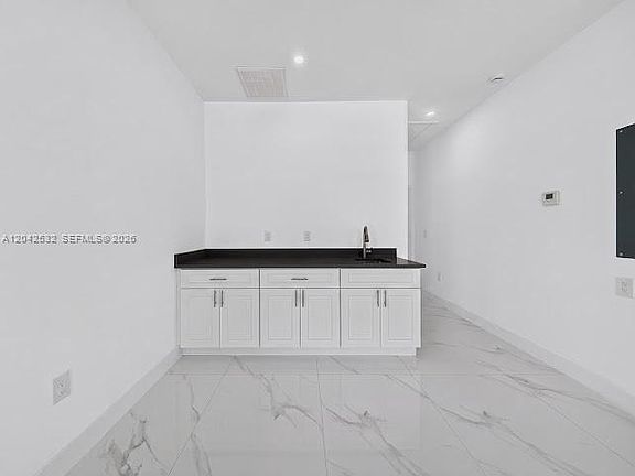 4th image of 928-930 Hepburn Ave