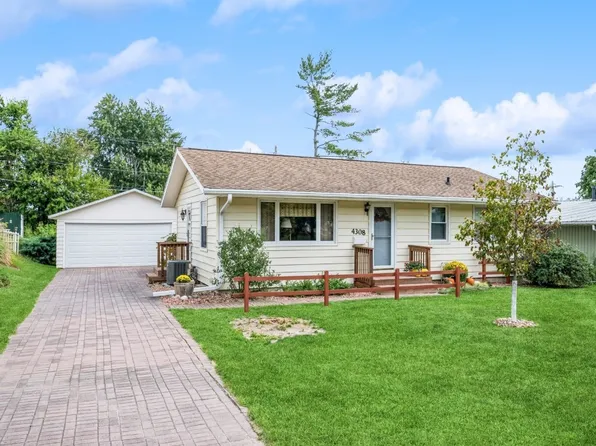 4308 Fairlane Dr NE, Cedar Rapids, IA 52402