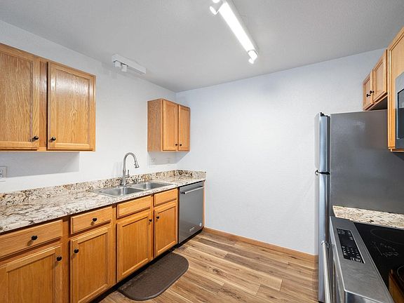 4th image of 1221 University Ave #D-202