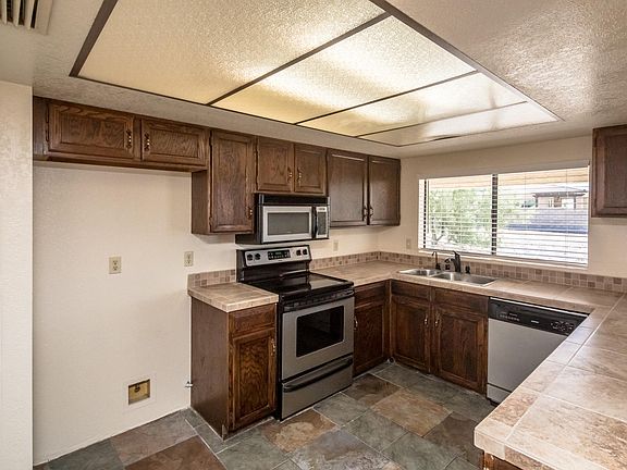 4th image of 2110 Wallapai Dr
