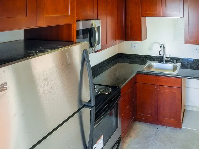 Preston Apartments — Photo 35