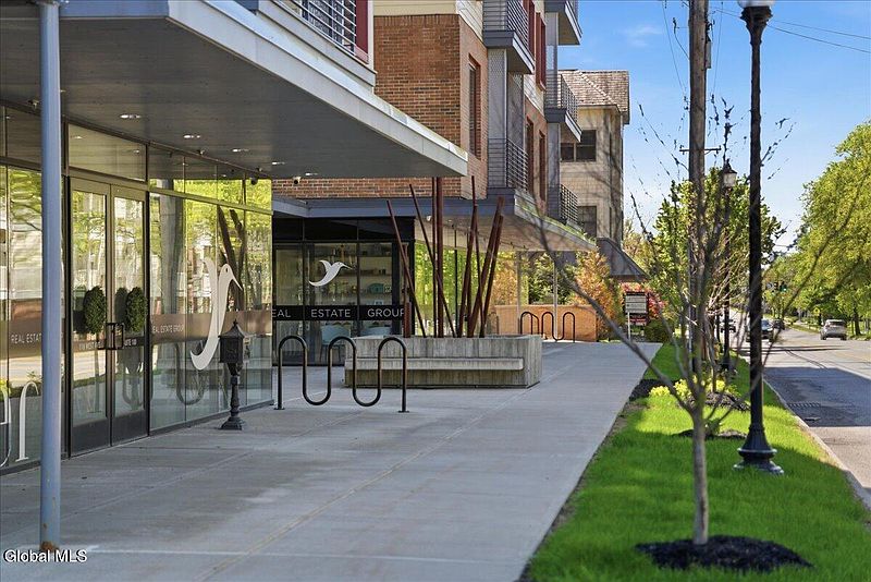 4th image of 116 West Avenue UNIT 401