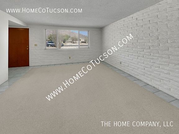 5th image of 8905 N Hickory Dr