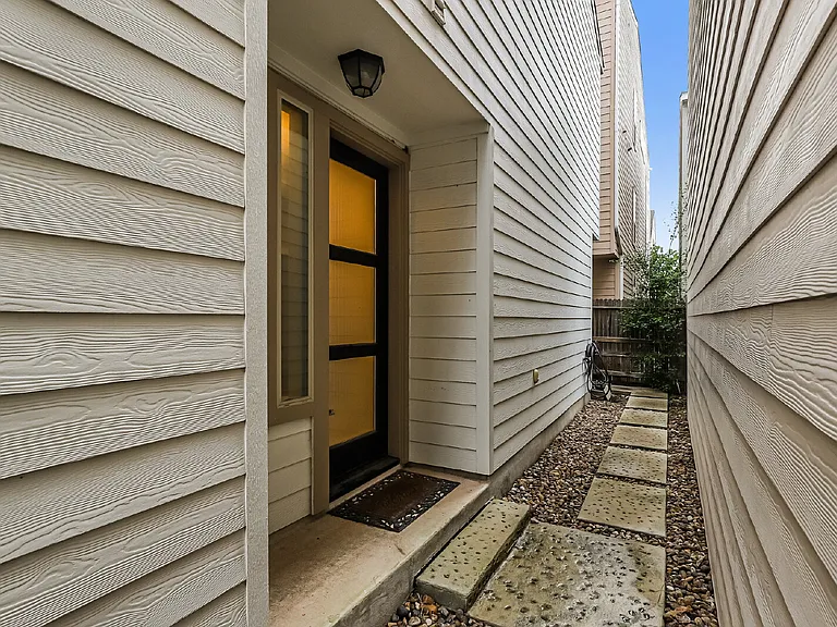 3831 Harry Wurzbach Rd #6 — Photo 18