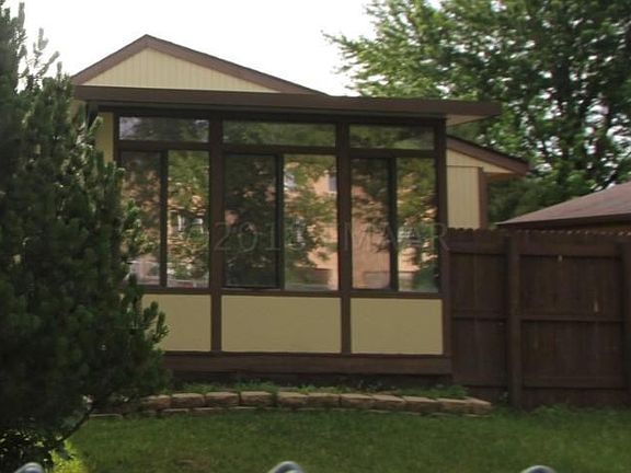 5th image of 519 3rd Ave NW