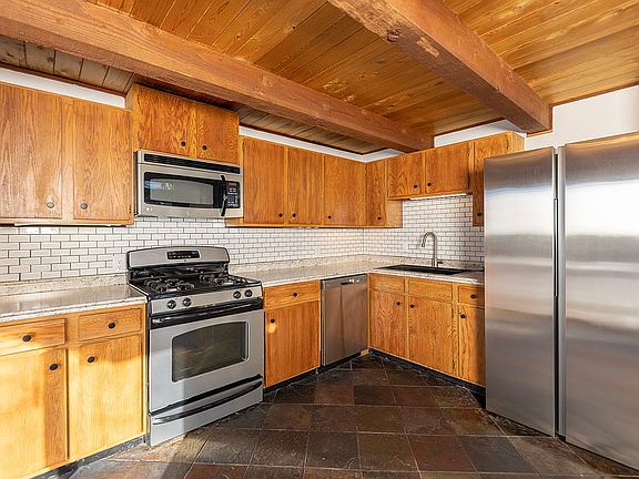 4th image of 580 Cartier Ct #3-C