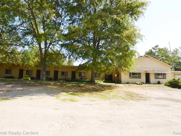 2174 N Clear Lake Rd, West Branch, MI 48661