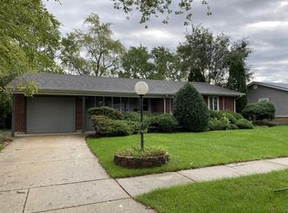 1013 Hartford Ln, Elk Grove Village, IL 60007