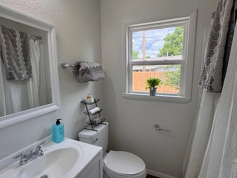2917 Shirley Ln — Photo 4