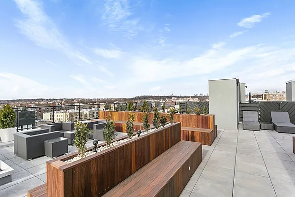 Rented by Zjama Realty Corp | media 15