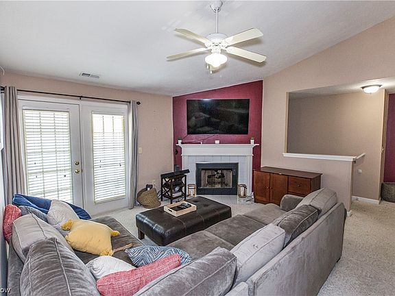 4th image of 22557 Lenox Dr #524
