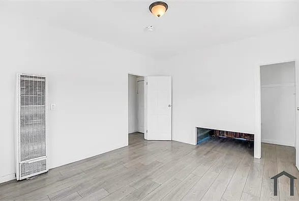 5251 S Main St #B — Photo 3