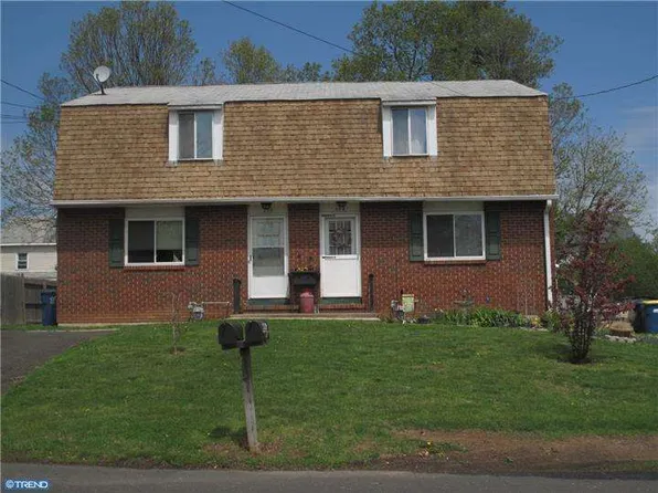 228-230 Oakdale Ave, Horsham, PA 19044