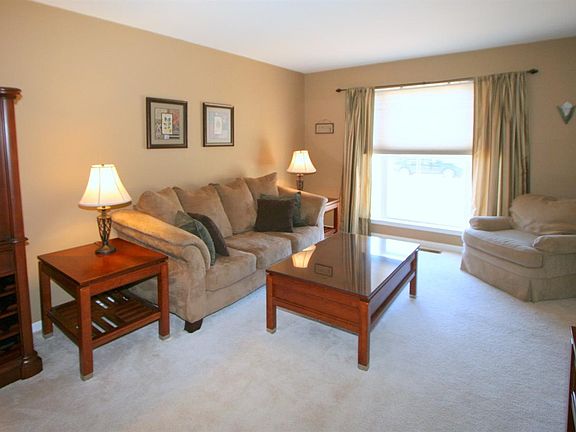 5th image of 3542 Fieldcrest Ln